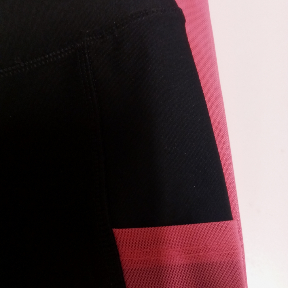 VOGO Athletica Women's Leggings - Black with Pink Accents Size M 2 Pockets - Picture 2 of 6